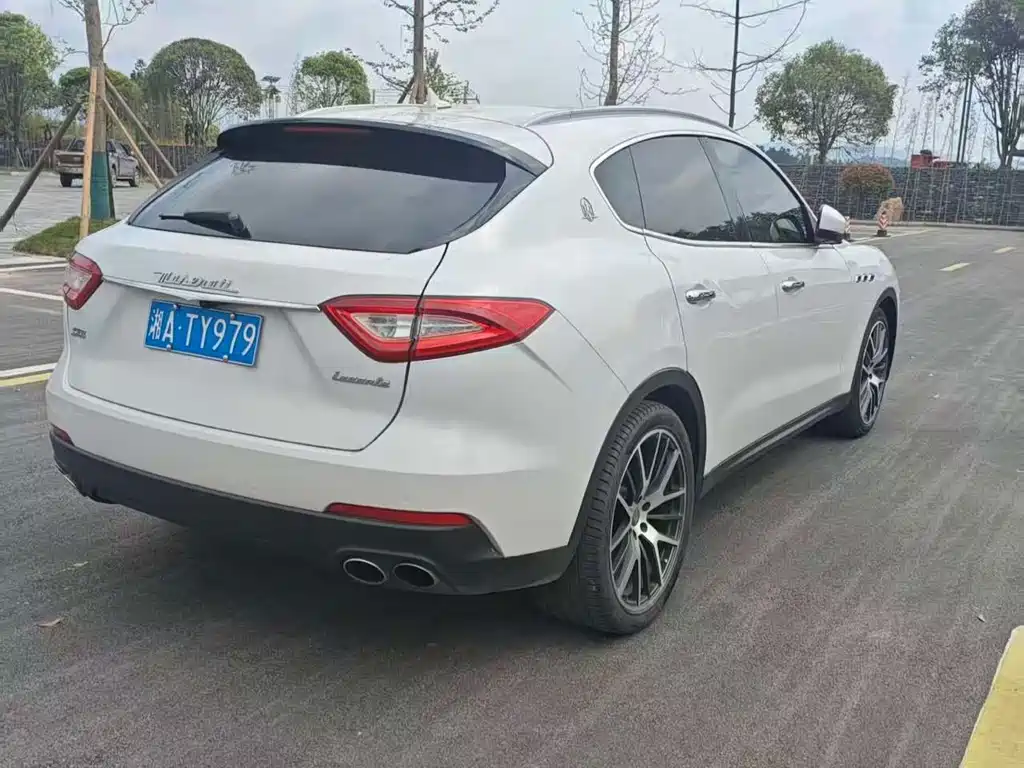 Maserati Levante 2019 — фото 9