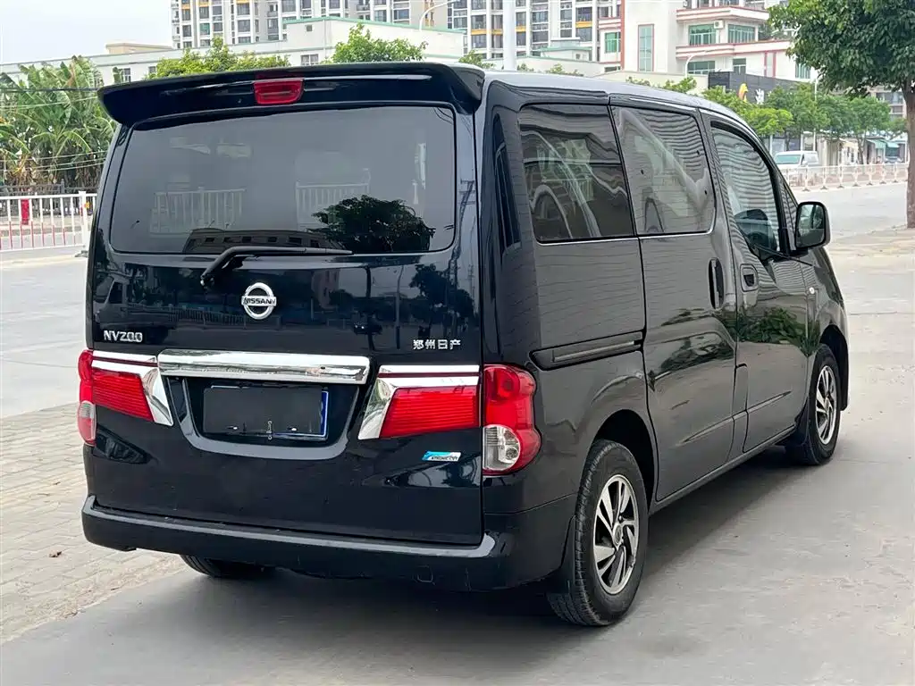 Nissan NV200 2018 — фото 6