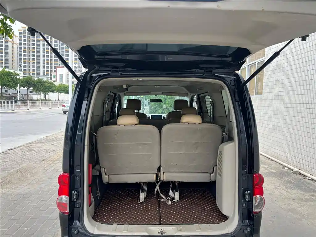 Nissan NV200 2018 — фото 9