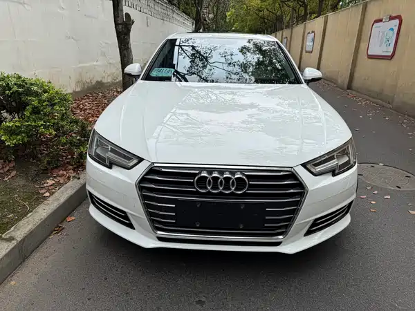 Audi A4L 2018