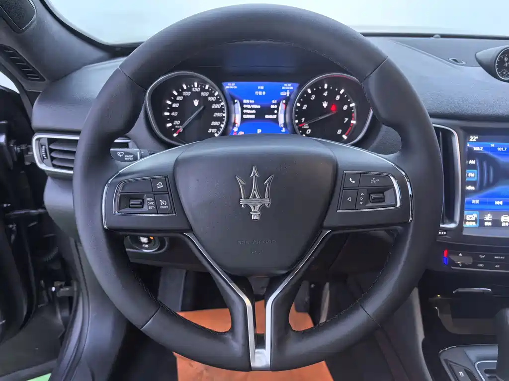 Maserati Levante 2018 — фото 10