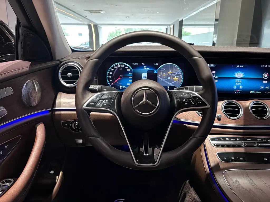 Mercedes-Benz E-Class 2022 — фото 21
