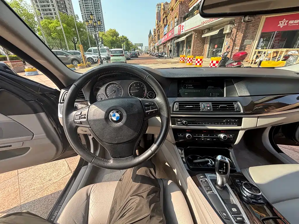 BMW 5 Series 2013 — фото 11