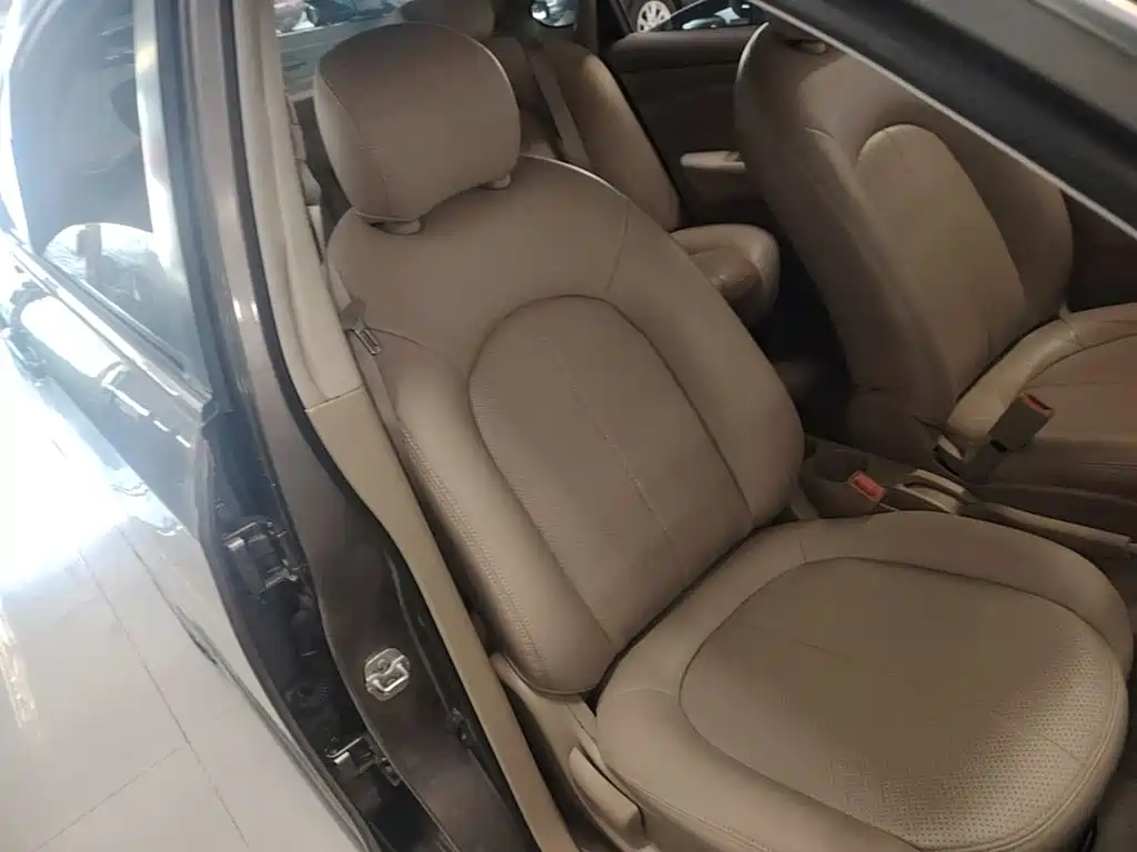 Nissan Sylphy 2016 — фото 25