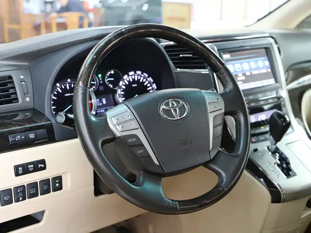 Toyota Alphard 2014 — фото 13