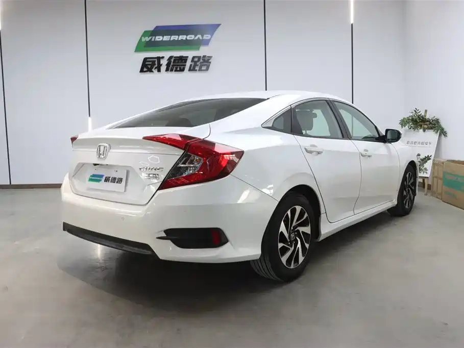 Honda Civic 2016 — фото 3
