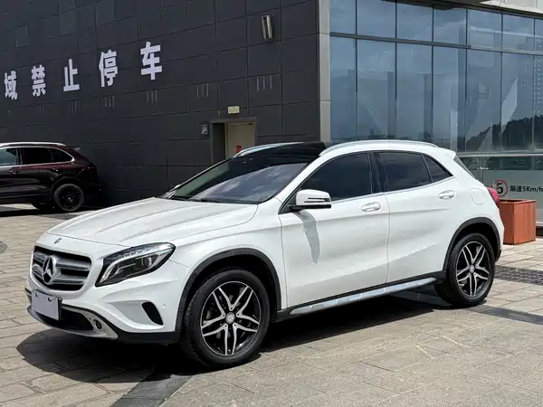 Mercedes-Benz GLA 2016