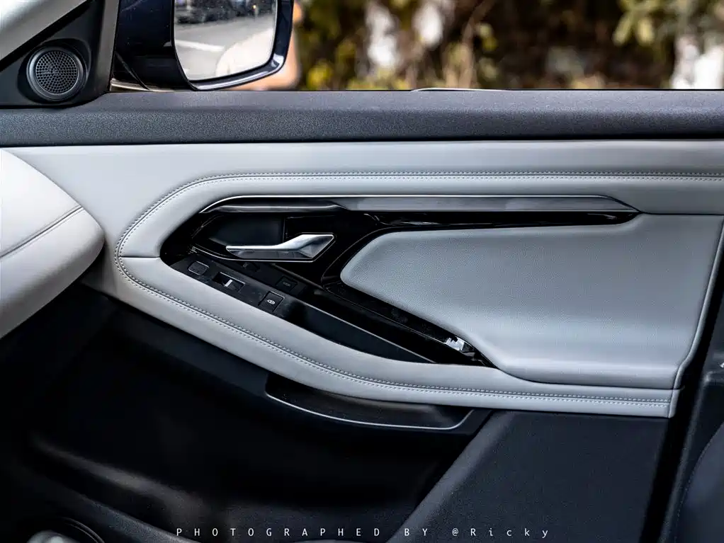 Land Rover Evoque 2021 — фото 8