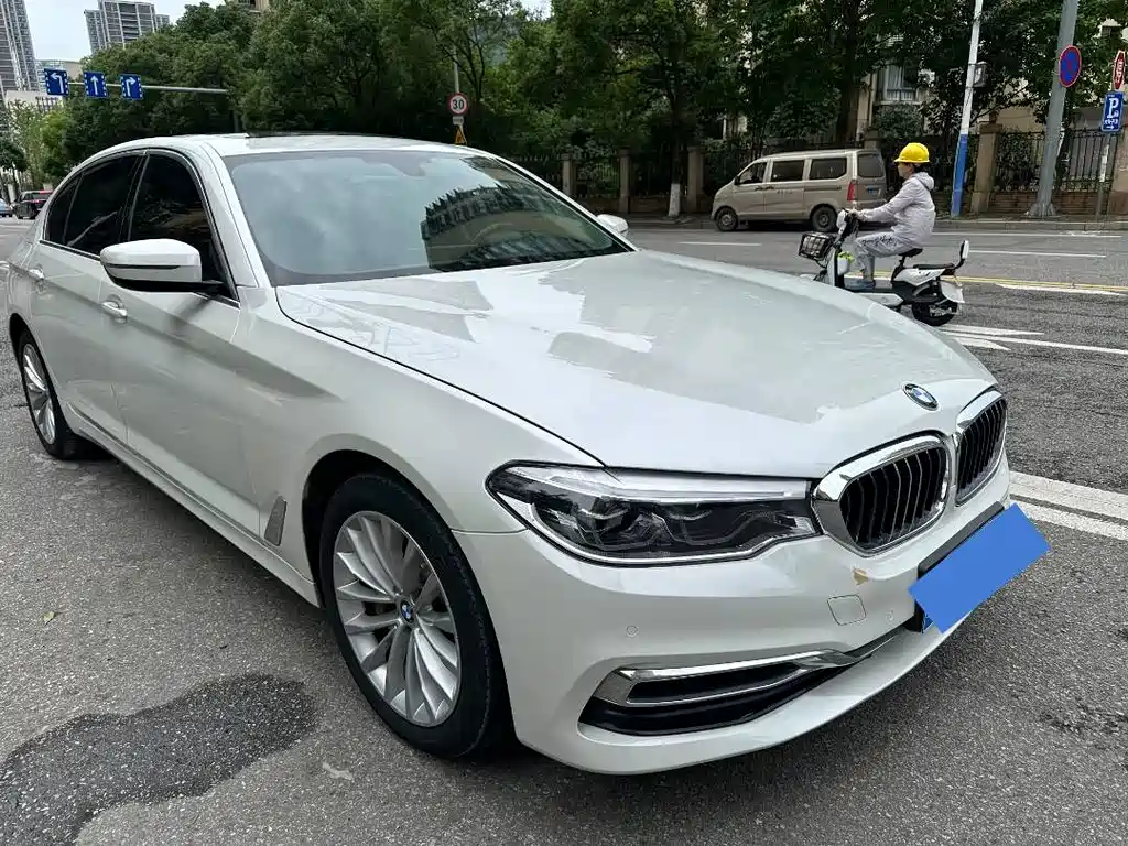 BMW 5 Series 2020 — фото 3