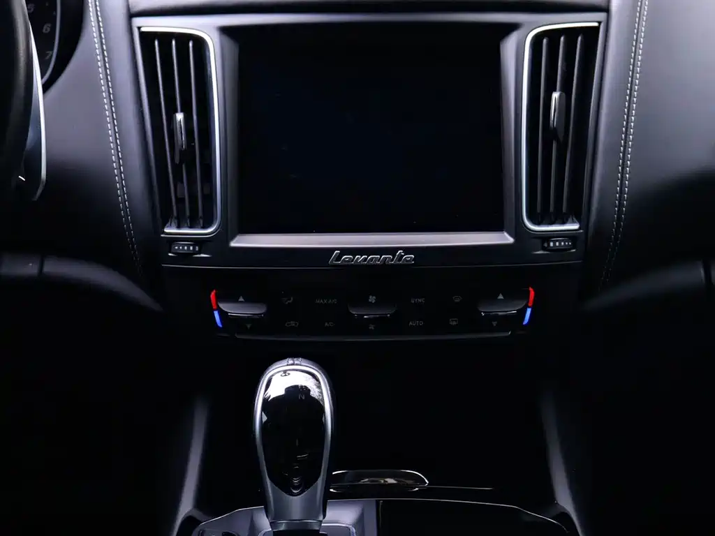 Maserati Levante 2016 — фото 10