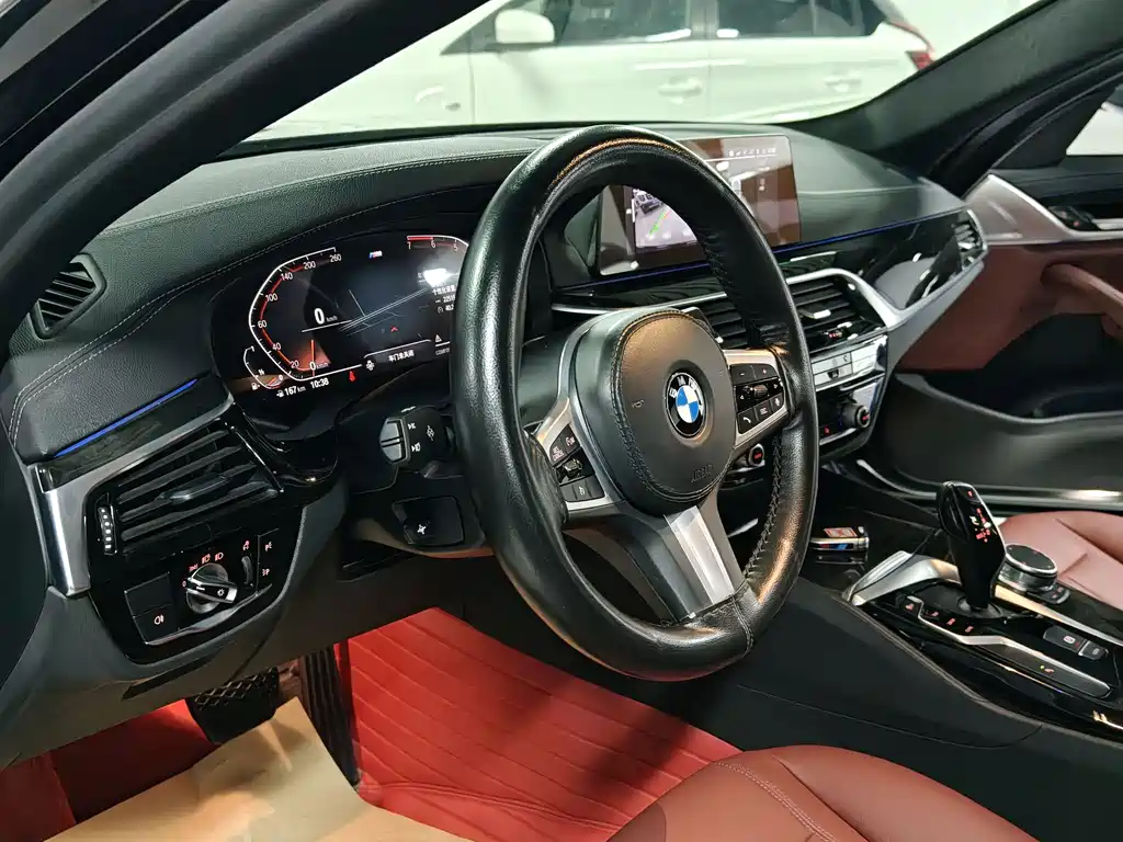 BMW 5 Series 2020 — фото 16