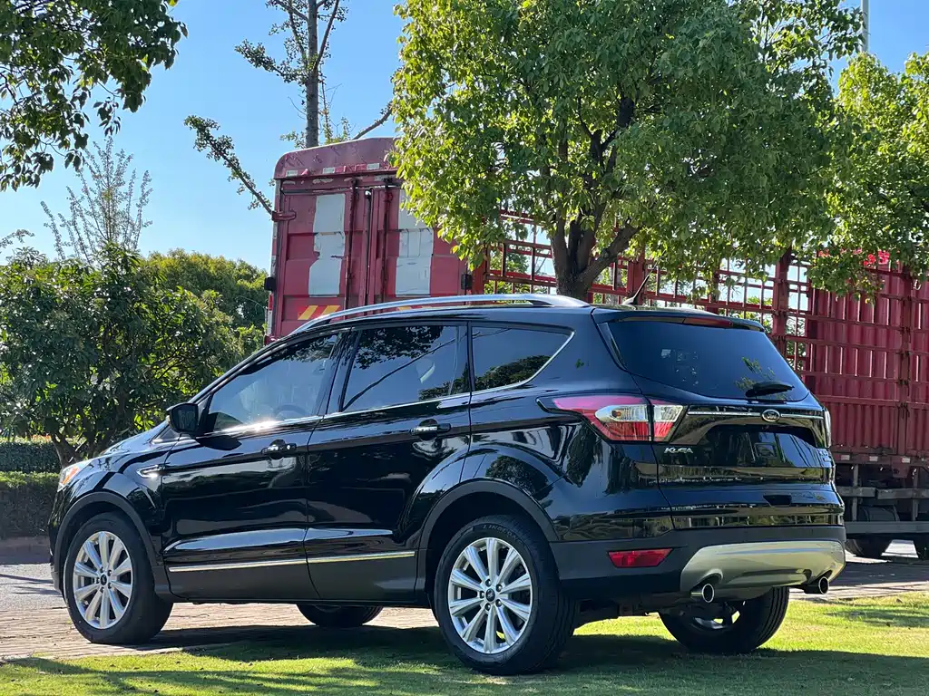 Ford Kuga 2016 — фото 9