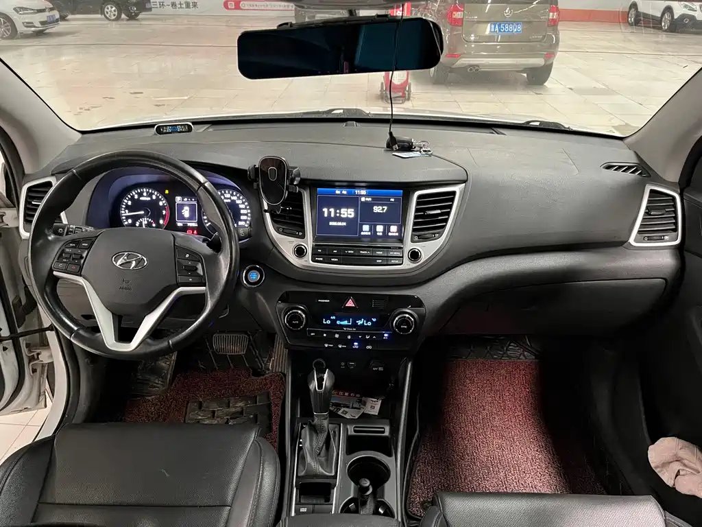 Hyundai Tucson 2017 — фото 10