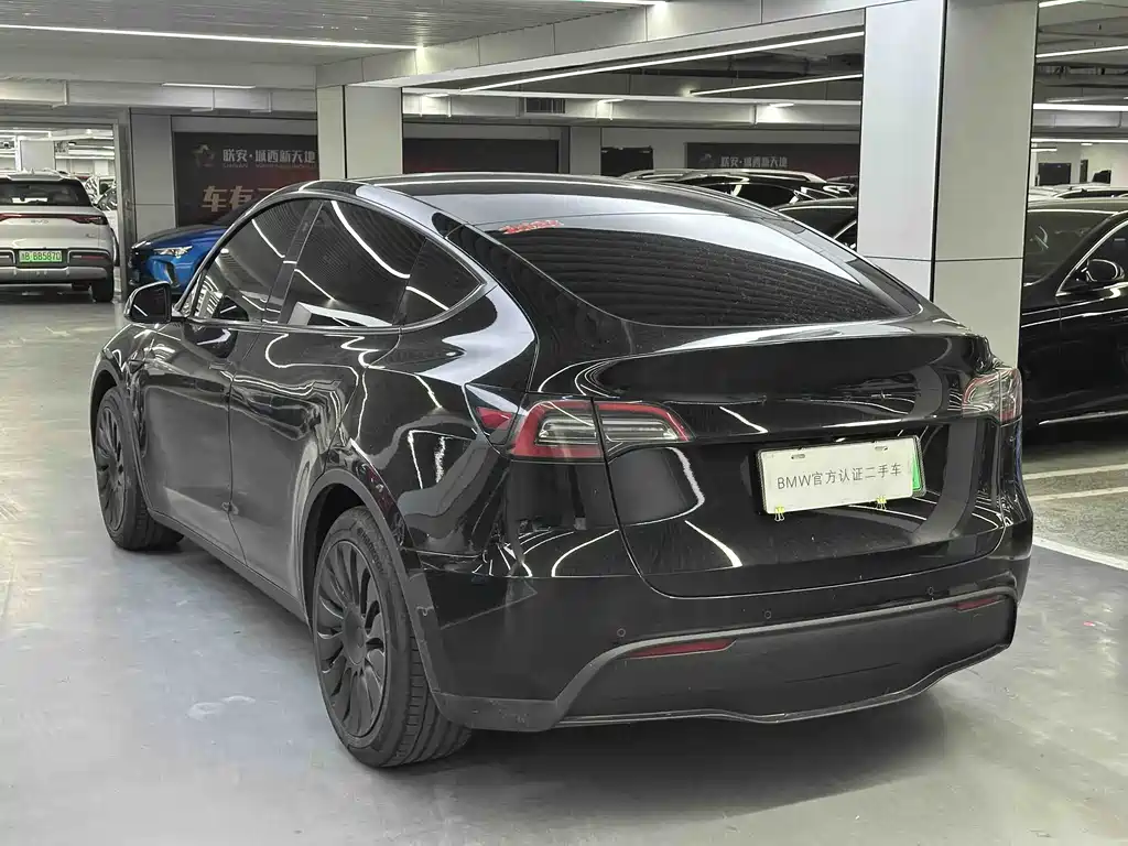 Tesla Model Y 2023 — фото 9