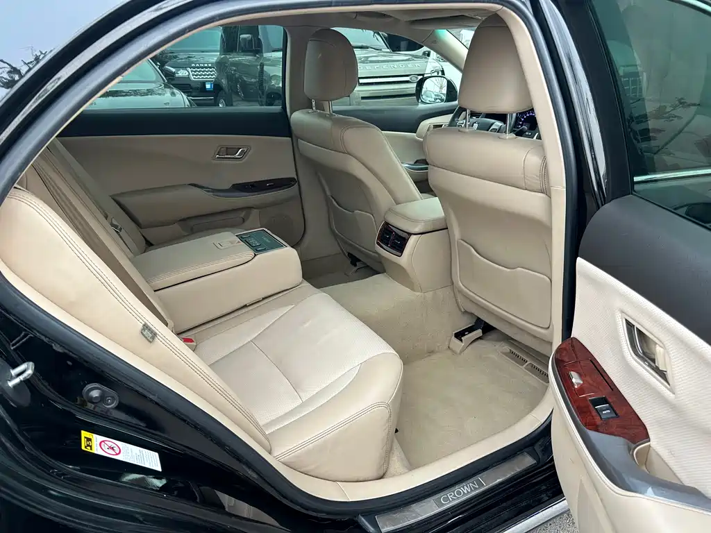 Toyota Crown 2013 — фото 12