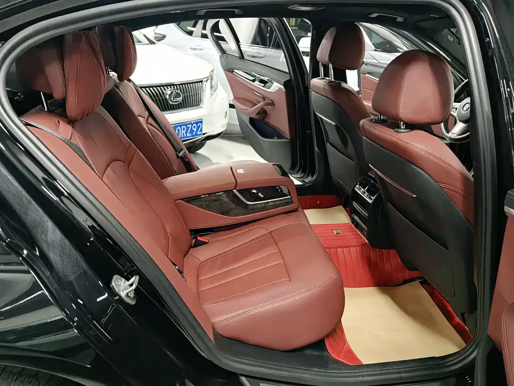 BMW 5 Series 2020 — фото 13