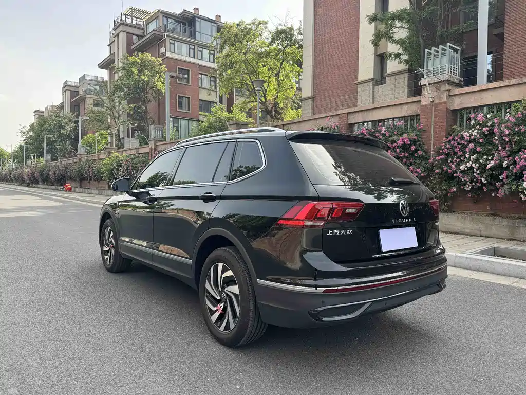 Volkswagen Tiguan L 2025 — фото 9