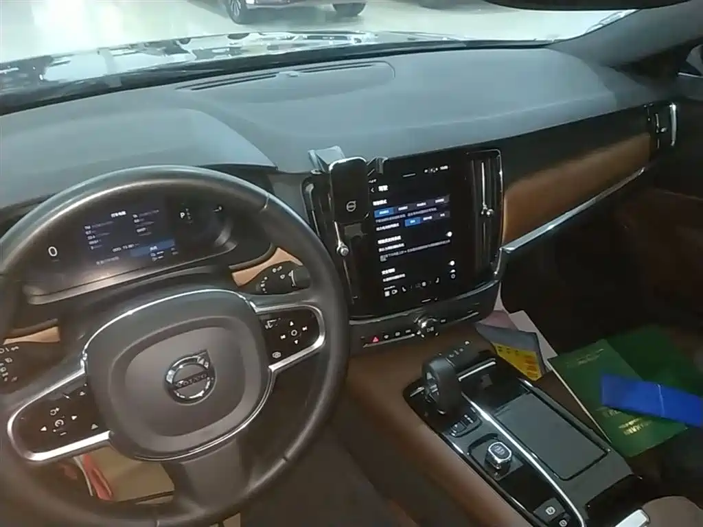 Volvo S90 PHEV 2023 — фото 10