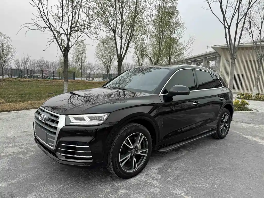 Audi Q5L 2019 — фото 1