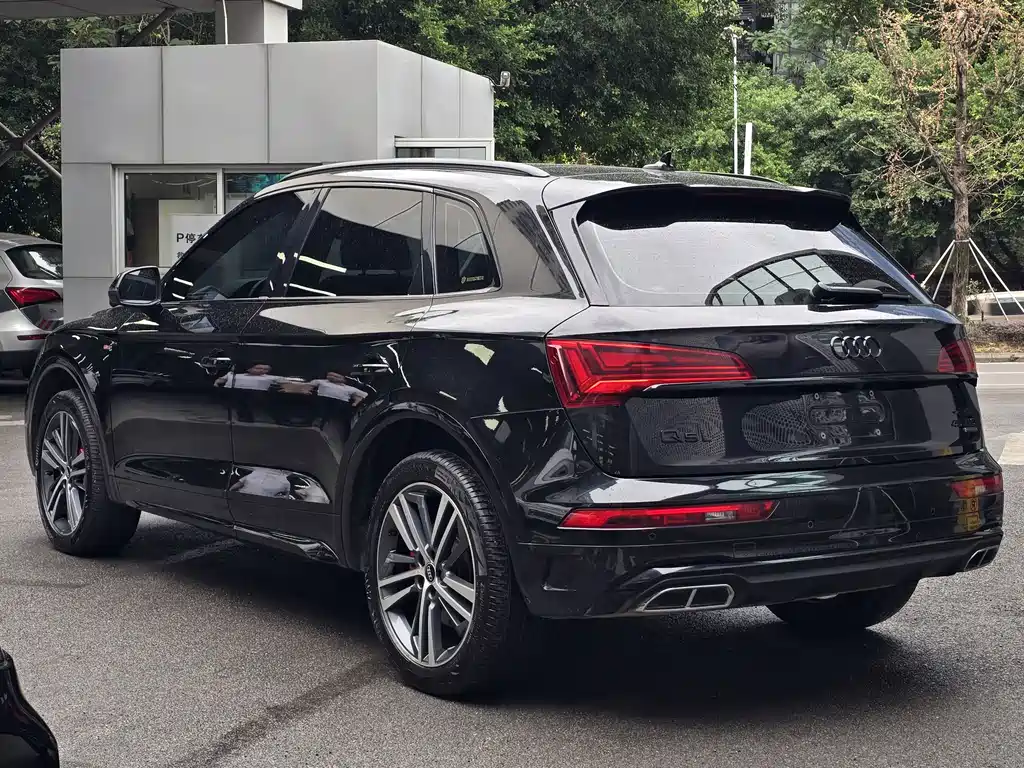 Audi Q5L 2022 — фото 7