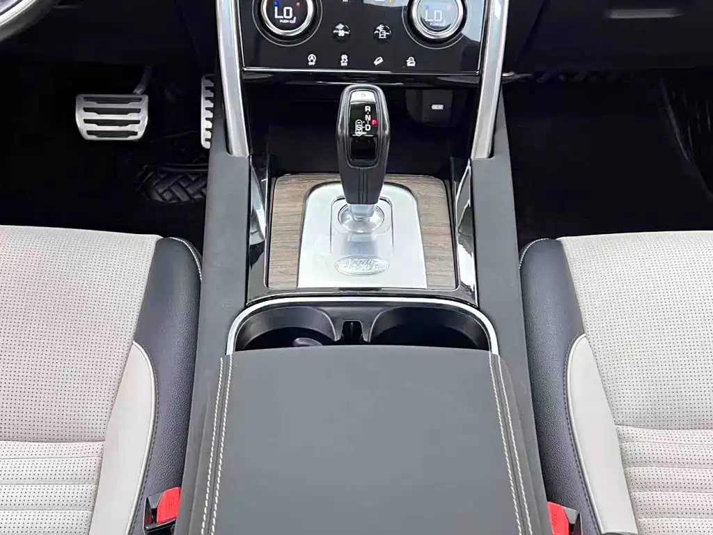 Land Rover Discovery Sport 2020 — фото 16
