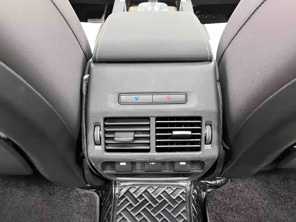 Land Rover Discovery Sport 2020 — фото 11
