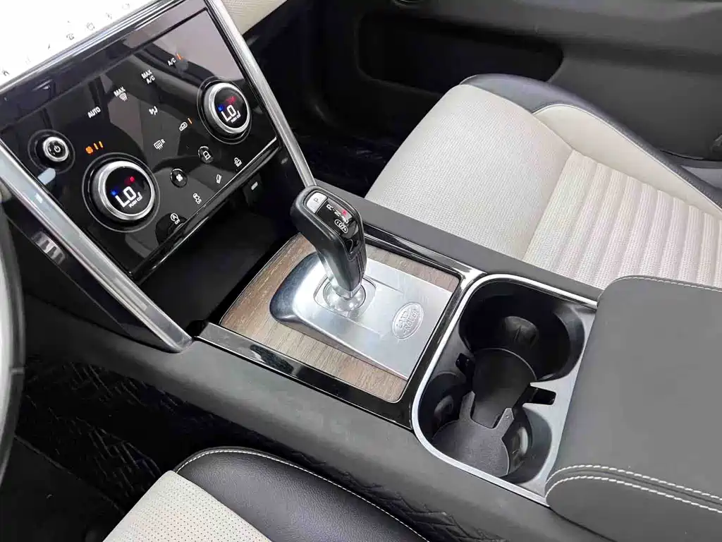 Land Rover Discovery Sport 2020 — фото 18