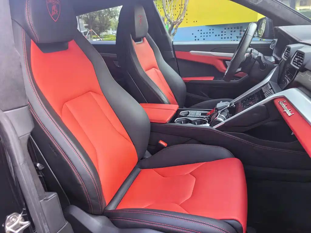 Lamborghini Urus 2019 — фото 11