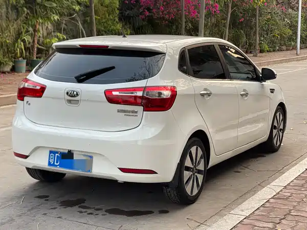 Kia K2 2012