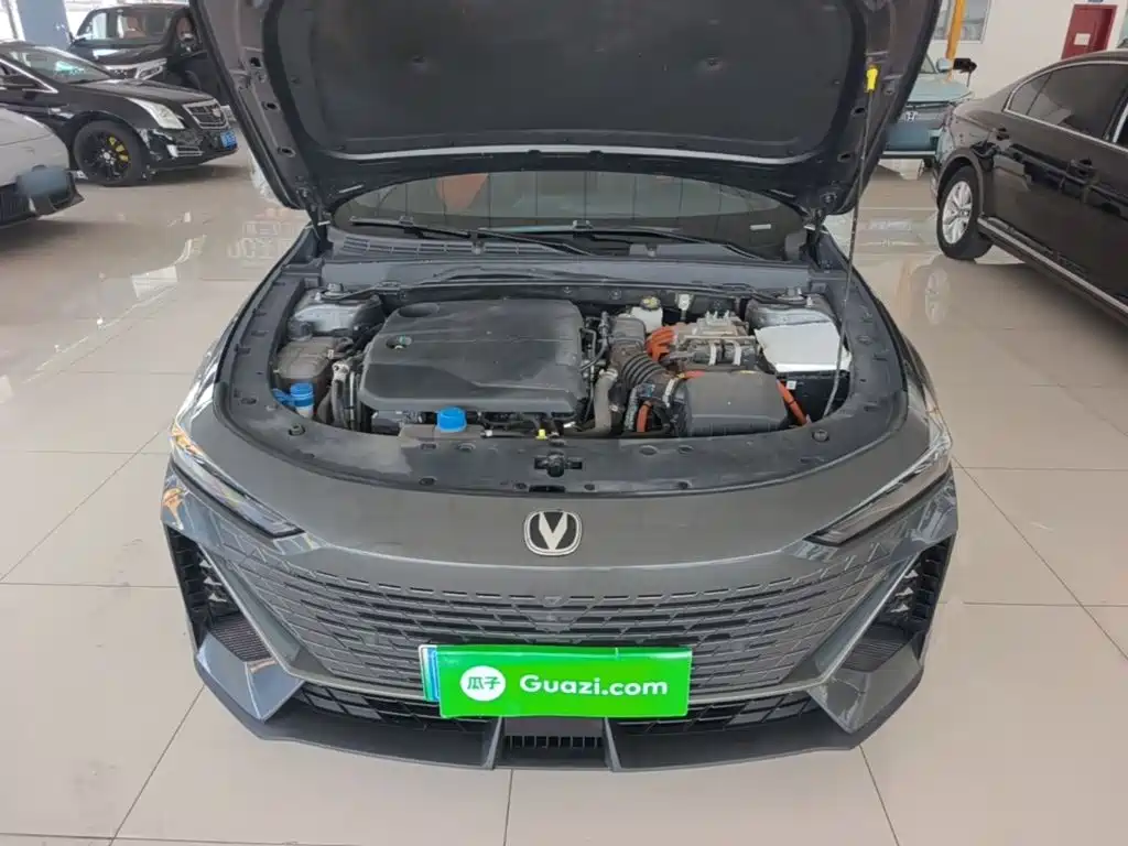 Changan UNI-V Smart Electric Idd 2023 — фото 20