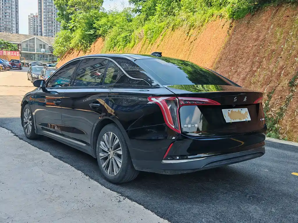 Hongqi E-QM5 2022 — фото 11
