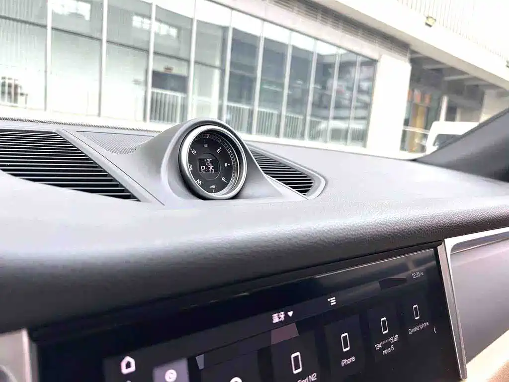 Porsche Macan 2019 — фото 10