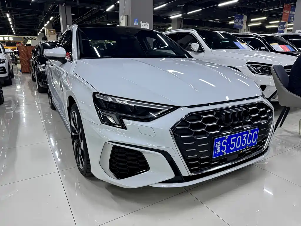 Audi A3 2023 — фото 12