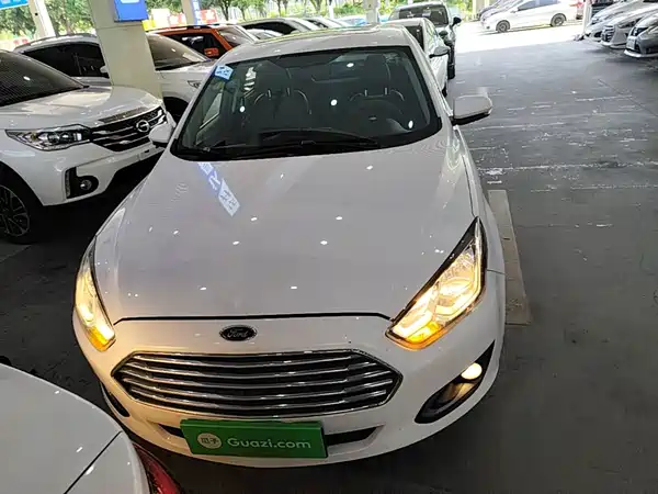 Ford Escort 2015