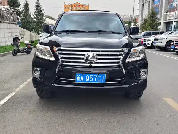 Lexus LX 2011