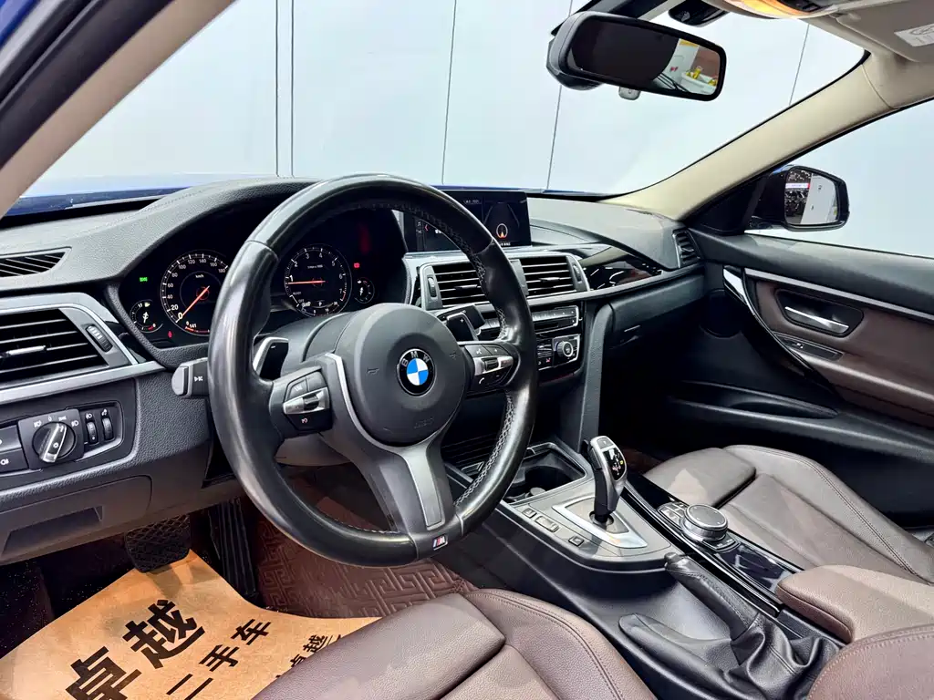 BMW 3 Series 2019 — фото 7