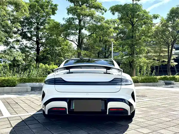 Xiaomi SU7 2025