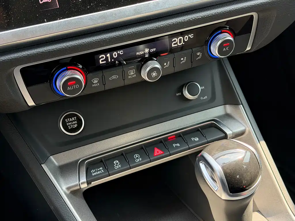 Audi Q3 2021 — фото 14