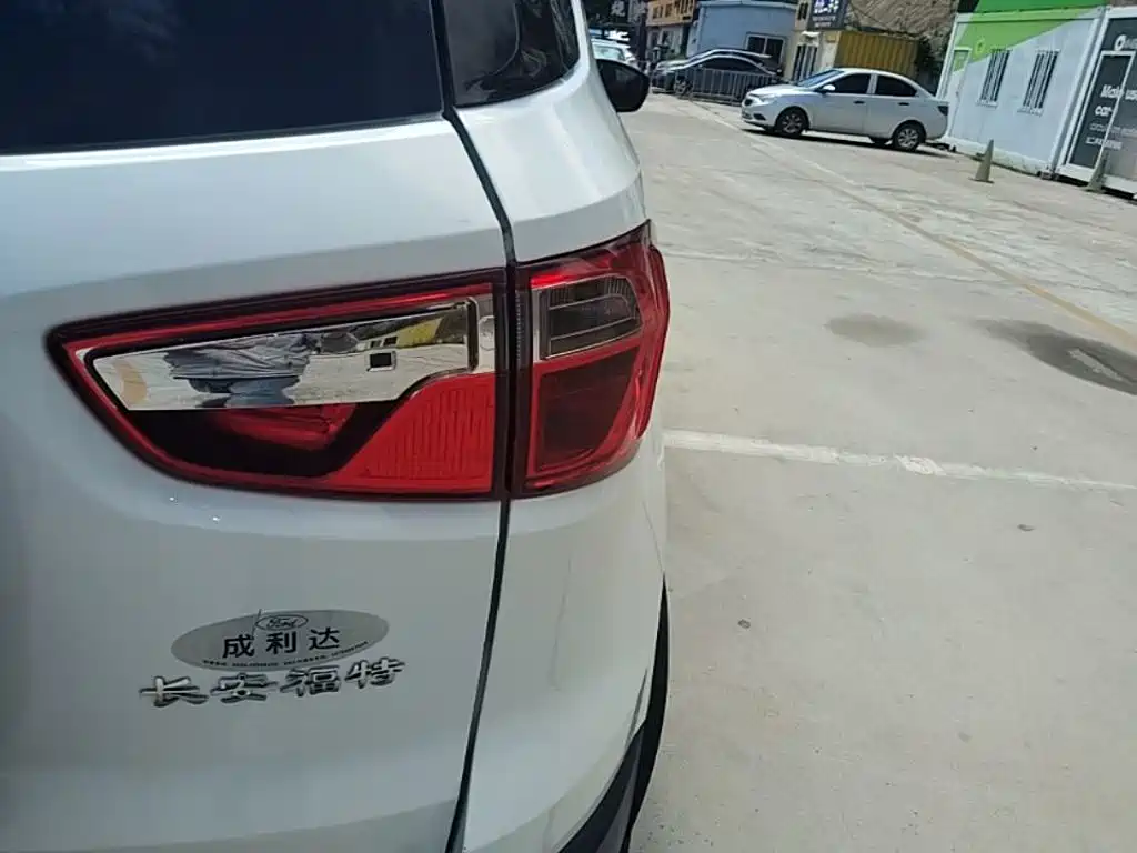 Ford EcoSport 2018 — фото 8