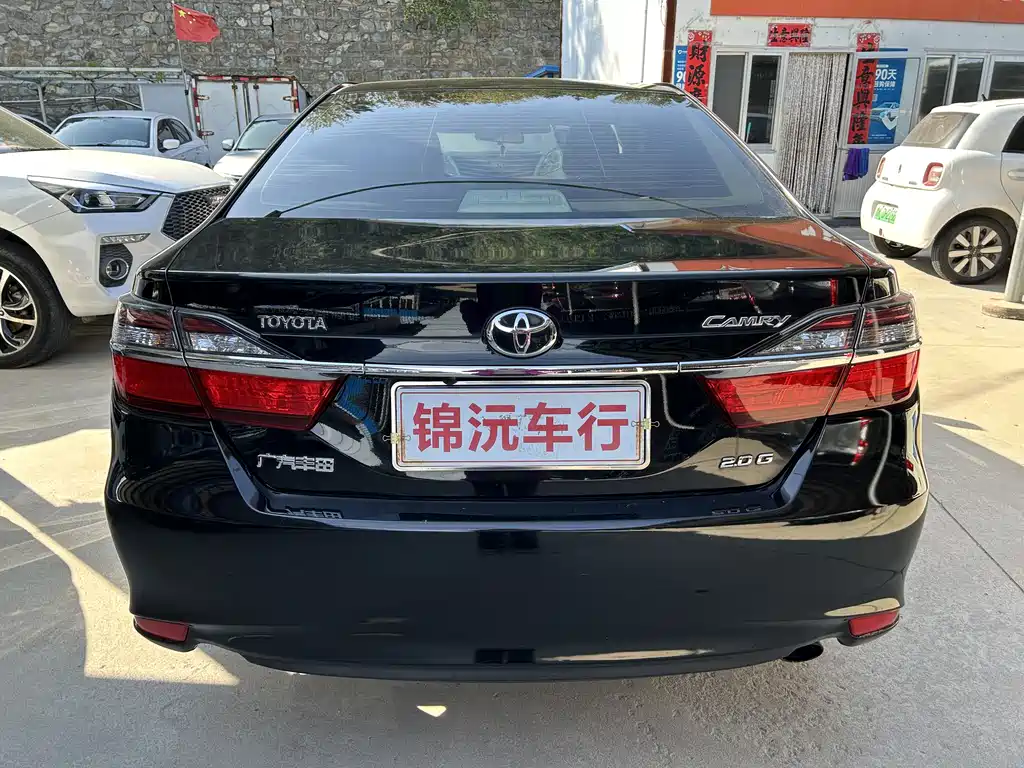 Toyota Camry 2015 — фото 8