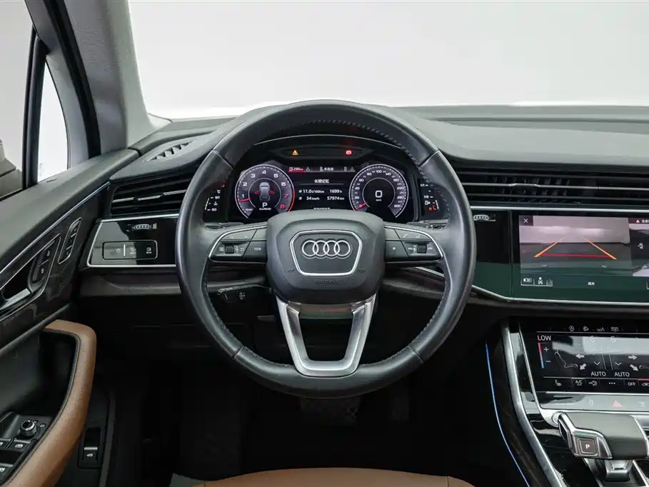 Audi Q7 2020 — фото 19