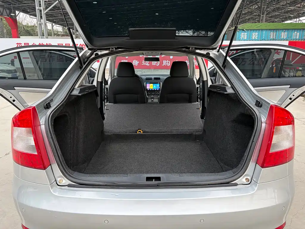 Skoda Octavia 2014 — фото 14