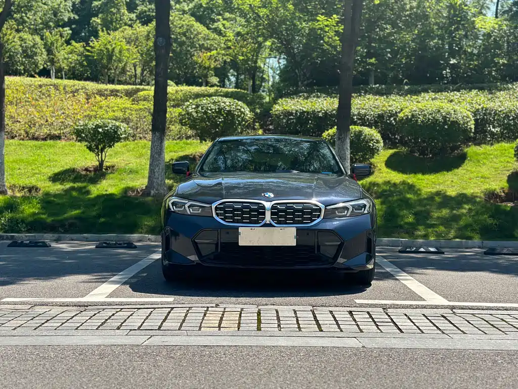 BMW 3 Series 2024 — фото 1