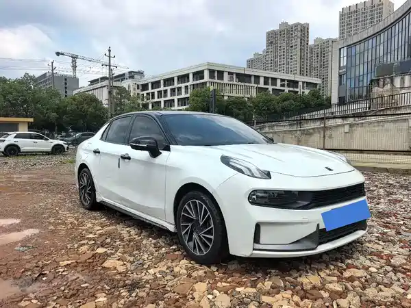 Lynk & Co 03 2021