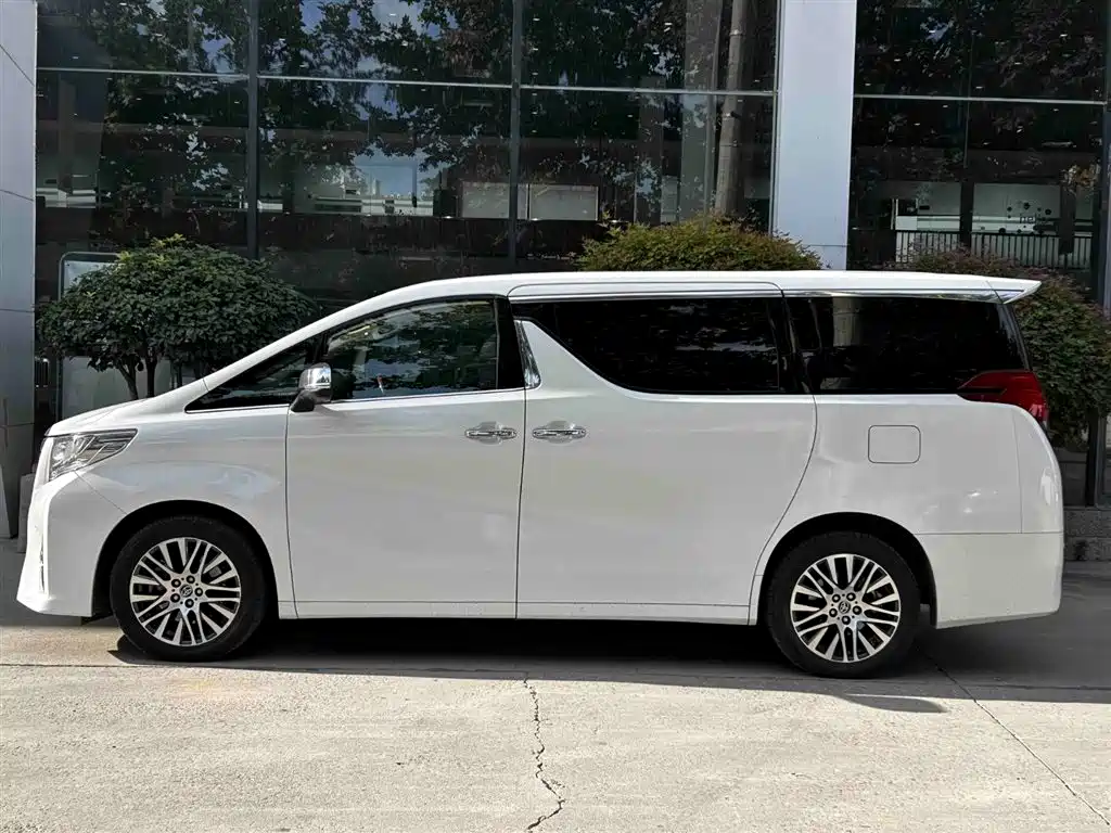 Toyota Alphard 2018 — фото 2