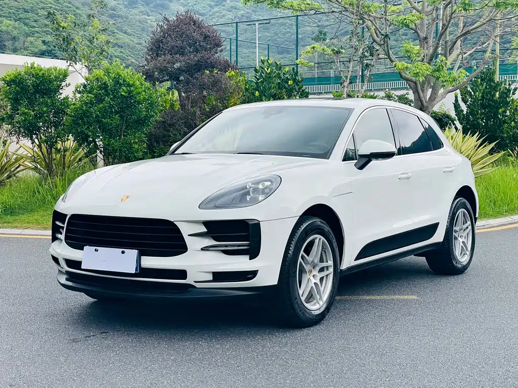 Porsche Macan 2019 — фото 1