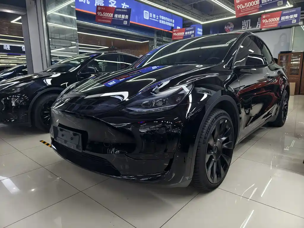 Tesla Model Y 2023 — фото 1