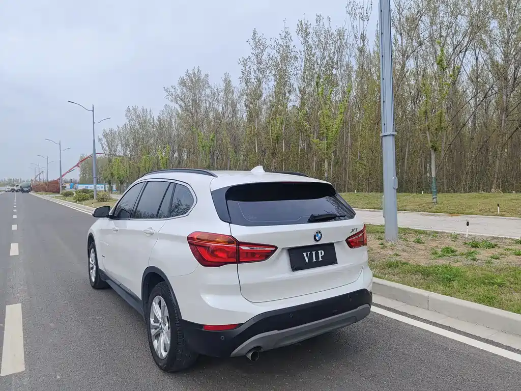 BMW X1 2017 — фото 13