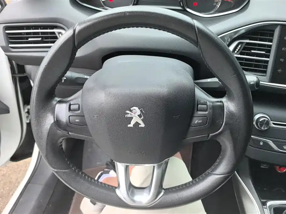 Peugeot 308S 2016 — фото 15