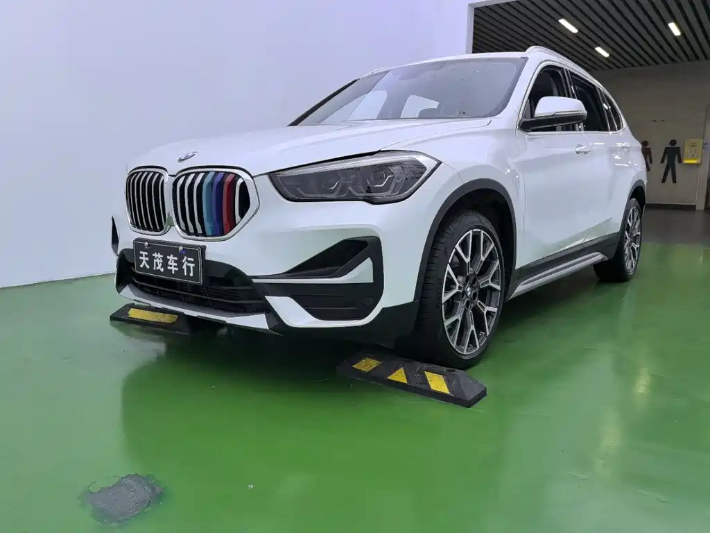 BMW X1 2022 — фото 1